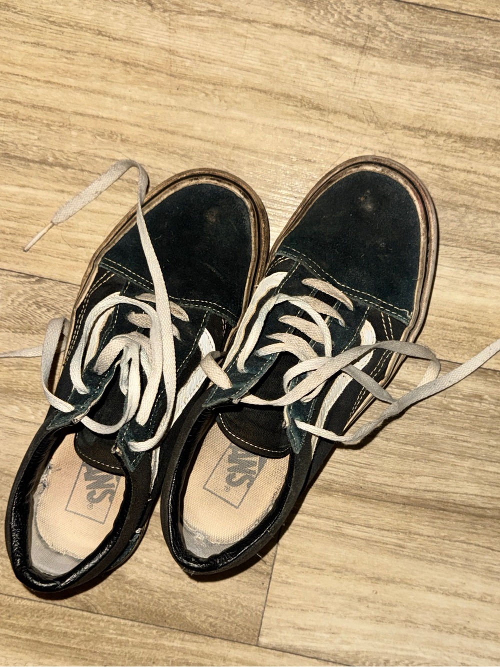 Women’s black vans